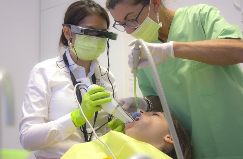 ورود به رشته دندانپزشکی در انگلستان