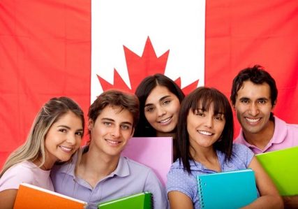 کانادا مسیر مهاجرت برای فارغ التحصیلان باز می کند