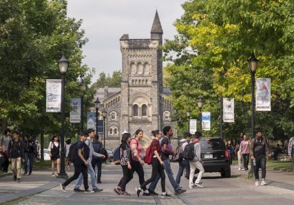 بهترین کالج های تورنتو؛ معرفی ۱۰ کالج برتر تورنتو