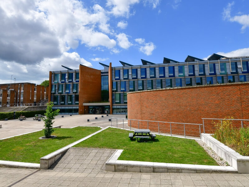 ساختمان دانشگاه