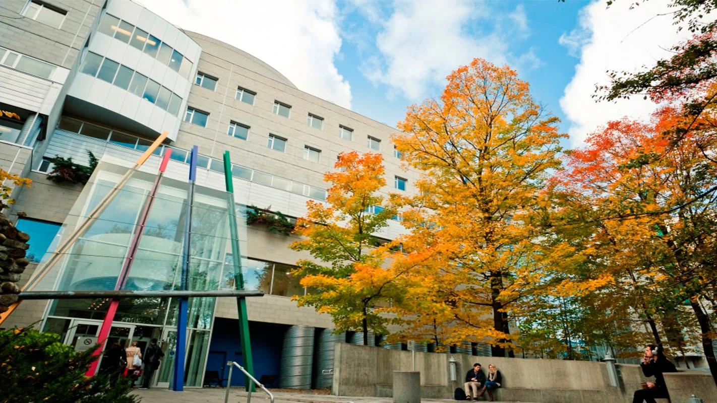 دانشکده مطالعات بازرگانی مونترال (HEC Montreal)
